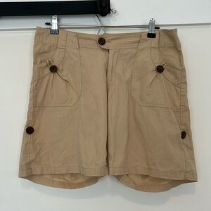 Lightweight Khaki Midrise shorts Women’s Medium/Large